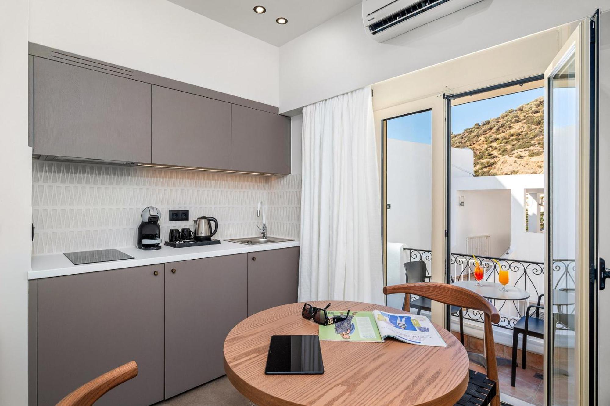 Glaros Hotel Apartment アギア・ガリニ エクステリア 写真
