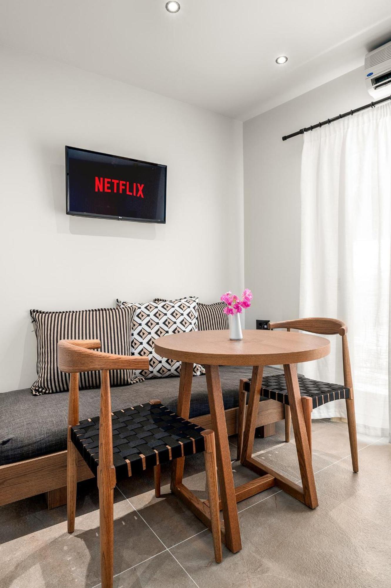 Glaros Hotel Apartment アギア・ガリニ エクステリア 写真