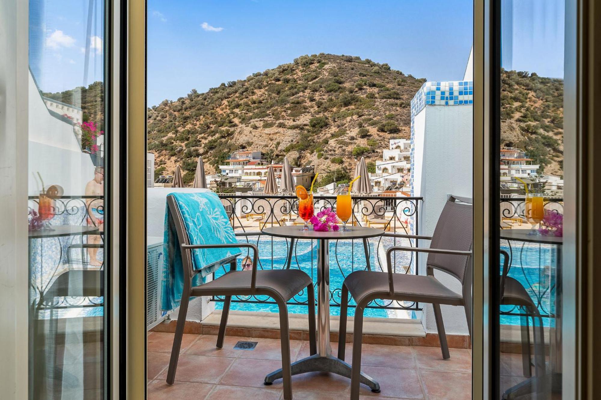 Glaros Hotel Apartment アギア・ガリニ エクステリア 写真