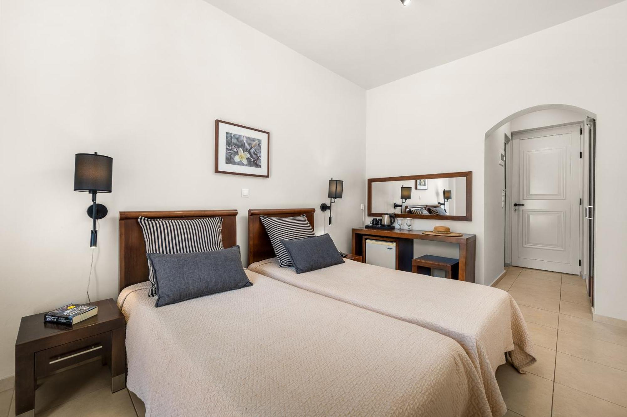 Glaros Hotel Apartment アギア・ガリニ エクステリア 写真